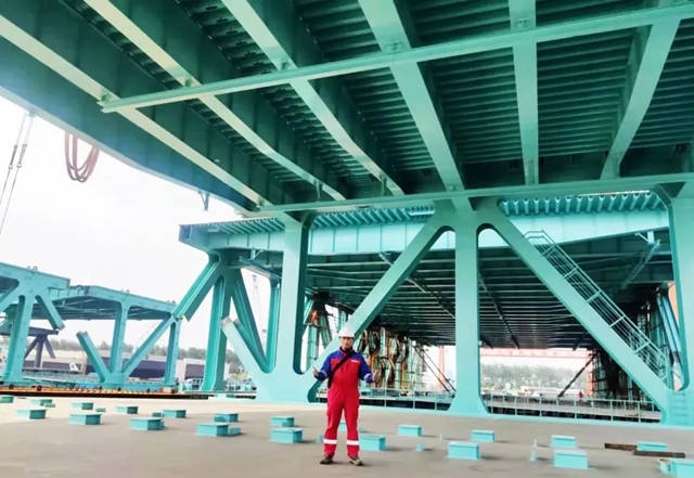 由海虹老人提供长效防护的温州瓯江北口大桥主桥合龙