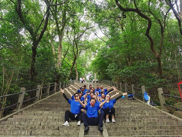 共建清洁美丽世界——上海展辰志愿者在行动