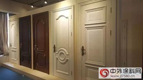 展辰家具漆专业培训团队走进百德功能木门