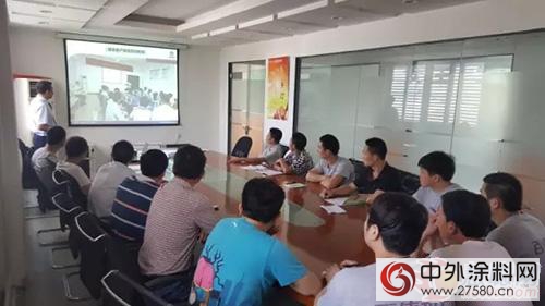 展辰家具漆专业培训团队走进百德功能木门