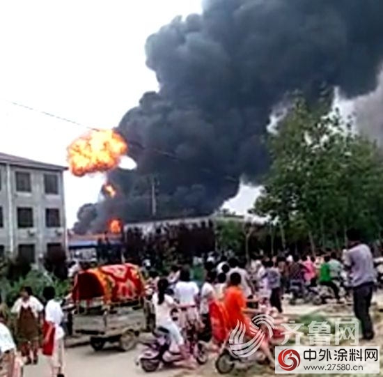 郓城一油漆厂发生火灾4小时扑灭 无人员伤亡"116052"