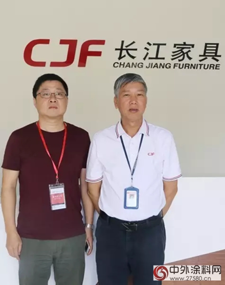 走进长江家具，坚持不懈的耐心服务赢得客户信赖