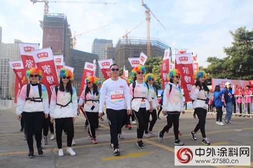 晋江国际马拉松赛，家博圆“跑团”领跑青春色