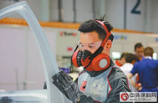 中国90后喷漆工打败英国、德国、瑞士选手获世界冠军！