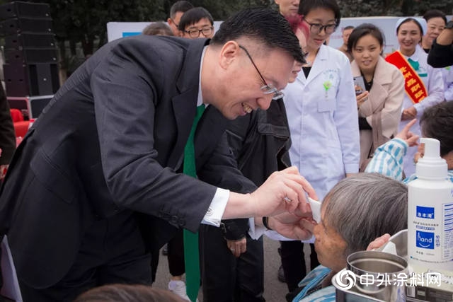叶氏化工「复明11号」流动眼科手术车驶入贵州，助白内障患者走出黑暗"
130109"