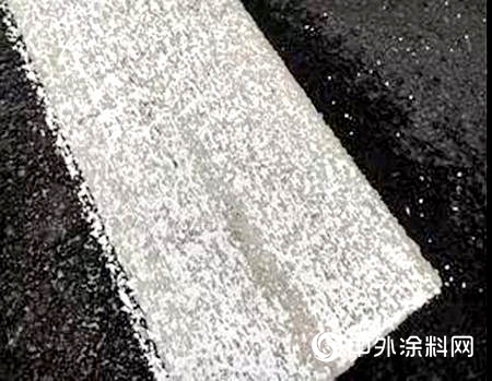 上海市宝山区公路中心对部分道路人行道试点喷涂双组份涂料