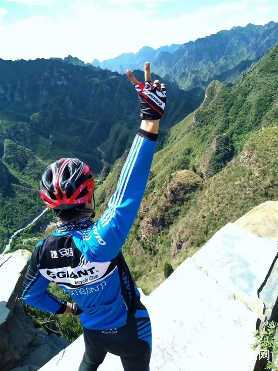 研发标兵拍了拍你：待危机化解 你创造的价值不会被埋没