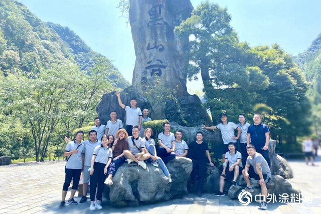 卓宝秋令营｜在山的那边草原的那边有群“蓝精灵”，他们活泼又伶俐……"
141122"