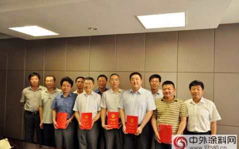 金陵涂料卞直兵获批“扬州市有突出贡献的中青年专家”称号"
104898"