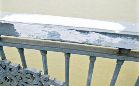 长江大桥护栏冒出许多“大花脸” 原是为遮盖涂鸦"
108371"