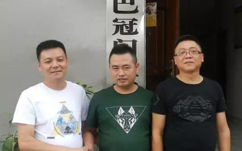 美涂士家具漆专业团队拜访重庆市巴冠门业