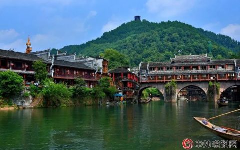 转战湘西，万宜珍植萃A+系列墙面漆怀化上市”
129046″