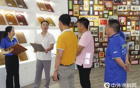展会不过瘾！70余名客户参观海顺快干水漆工厂来见证”
134027″