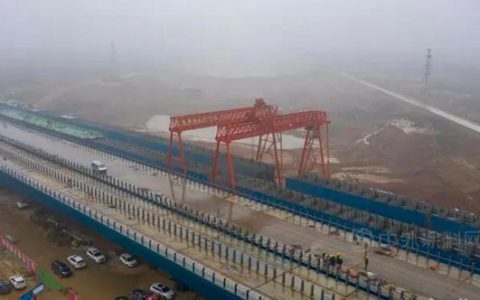 引江济淮跨度最大钢箱梁桥顺利合龙