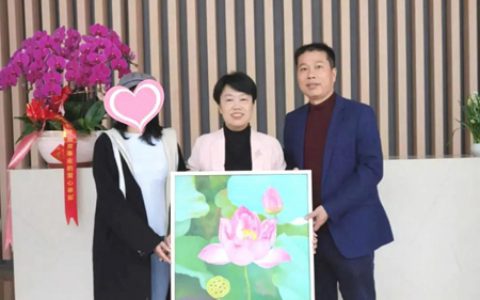 三棵树收到了一份特别的新年礼物