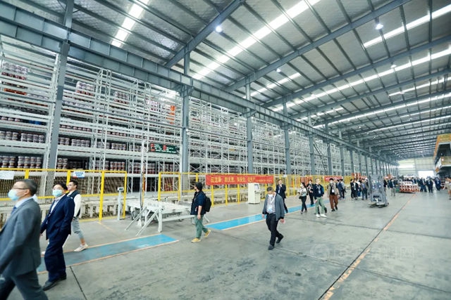涂料行业智慧工厂建设与管理论坛走进亚士滁州工厂