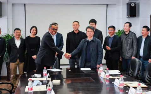 海虹老人与大连海事大学开展深度合作