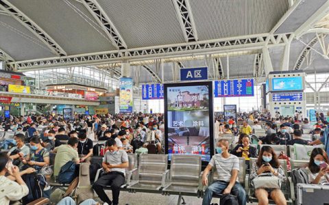 突围五一黄金周！嘉宝莉广告席卷热门旅游城市