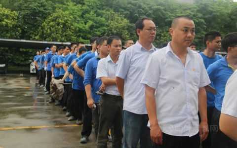 上海展辰安全防线不放松，消防演练进行中！