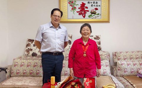 长江涂料：闪闪纪念章 浓浓组织情