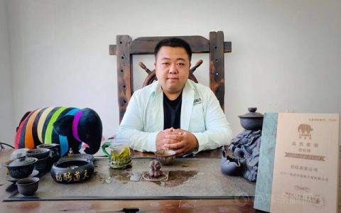 德爱威 一格装饰——历征程，自发光