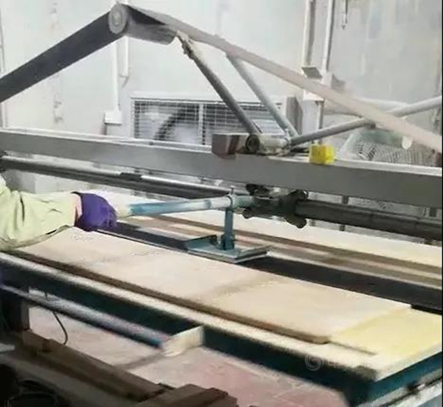 紫荆花：木器涂装前基材处理
