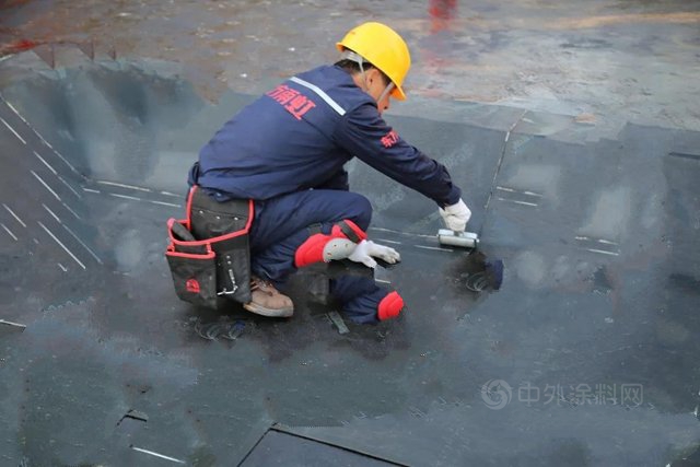 东方雨虹70000劳务工人“周薪制”啦