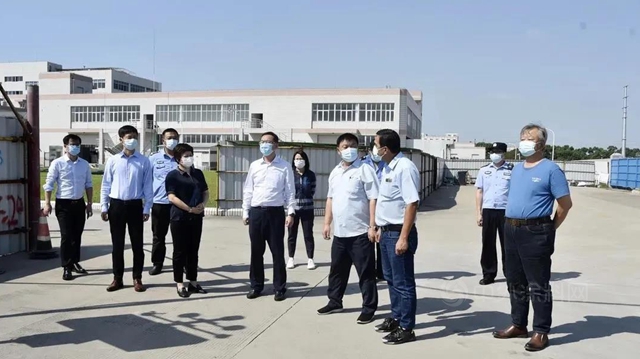 重固镇领导检查上海大宝节前安全生产工作