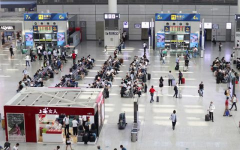 “十一”黄金周造势，嘉宝莉持续“霸屏”机场高铁广告