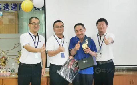巴德富：温暖退休，爱不离场