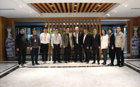 三棵树工程联合多家专业涂装领先企业成立六位一体应用技术研究中心，通过应用技术创新赋能全产业链价值升级