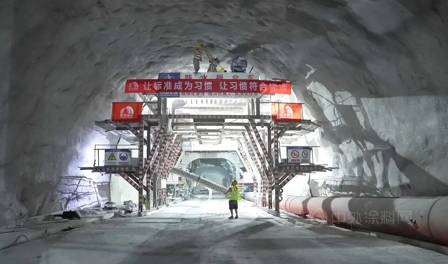 东方雨虹HDPE助力广西在建最长隧道高速公路