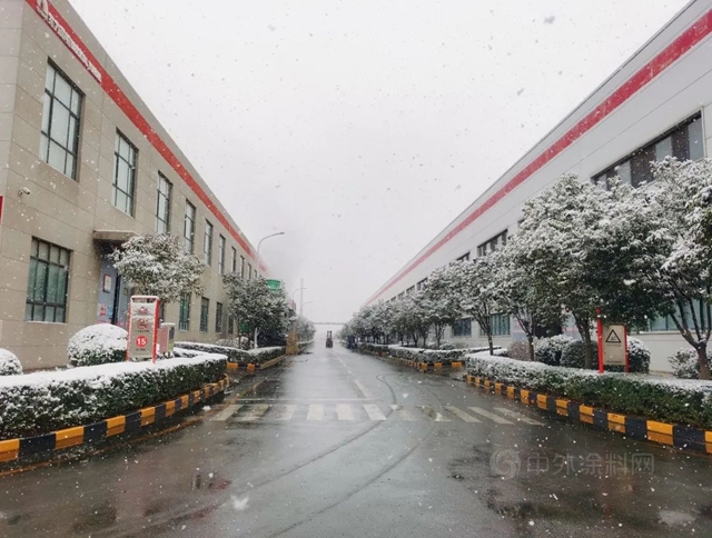 “热雪”集结，寻觅东方雨虹的浪漫