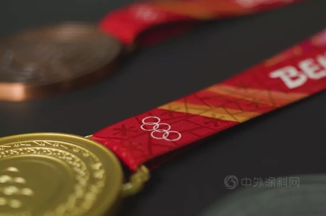 谷爱凌“放心咬金牌”，冬奥奖牌映射中国科技大国侧面