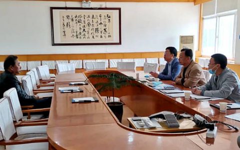 河南省涂料行业协会秘书长一行向谢伟会长汇报工作