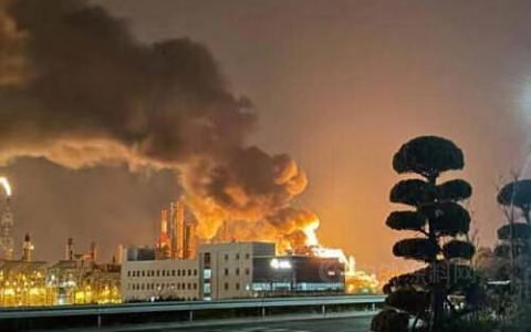 韩国第三大炼油厂爆炸，火柱腾起数十米，上游77万吨PX停车，聚酯漆成本又要涨