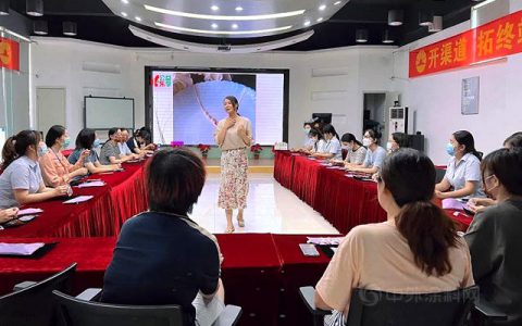 上海展辰开展“珍珠饰品DIY”公益乐学活动