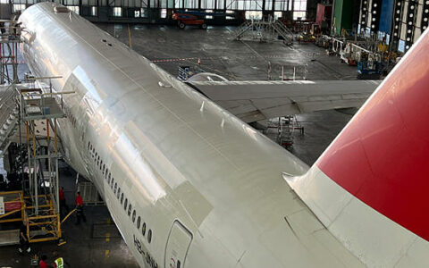 汉莎航空和巴斯夫联合开发的AeroSHARK为波音777客机减少阻力