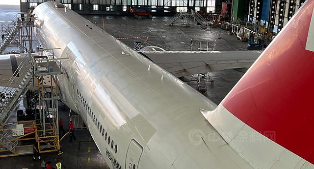 汉莎航空和巴斯夫联合开发的AeroSHARK为波音777客机减少阻力