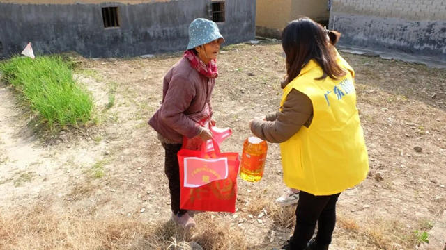 百川化工：慰问孤寡老人 传递温情暖人心