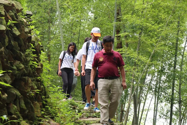 “我，想一直坚持下去”| 她在嘉宝莉的18年