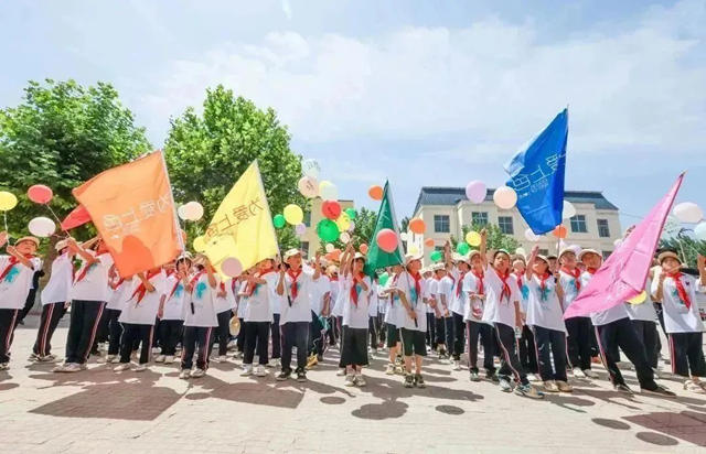 「为爱上色」走进河北铁杆小学