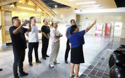 大兴区统战部副部长、区工商联执行主席郑庆禹、富思特新材料郭祥恩董事长一行参观考察北京市宜生源食品有限公司