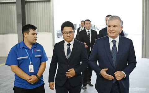 乌兹别克斯坦总统米尔济约耶夫视察中亚北新，连任后首次全国经济会议在中亚北新召开