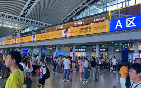 蓄力赋能！帝卡斯艺术涂料广告重磅亮相广州南站！