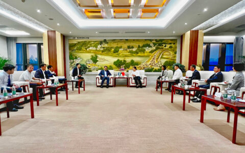 北新建材党委书记、董事长尹自波会见乌兹别克斯坦费尔干纳州州长博扎罗夫一行