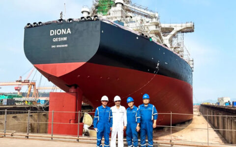 双瑞涂料助力“迪奥娜”轮顺利出坞！