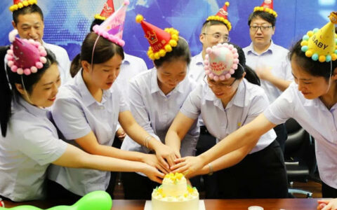 展辰生日会 | 温暖相聚，共庆美好时光