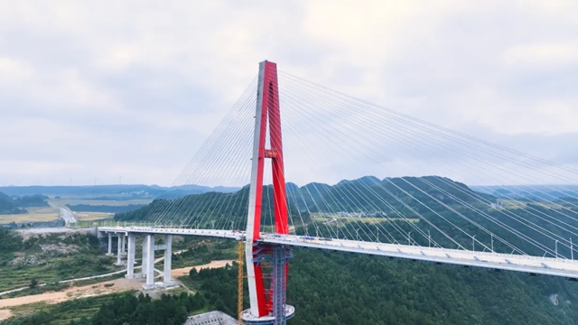 三棵树工业涂料为世界第一高山峡谷景观斜拉桥提供长效防护，助力建设美丽中国
