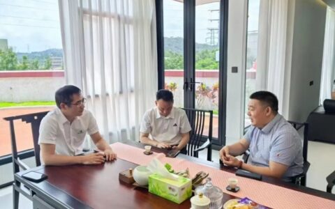 河南正宇建设集团、中建协涂装与修缮委员会领导一行莅临固克参观交流